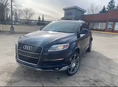 2009 Audi Q7 S-line AWD 3.6L engine 7 Seater Leather seats Heated seats Middle row headrest screens...