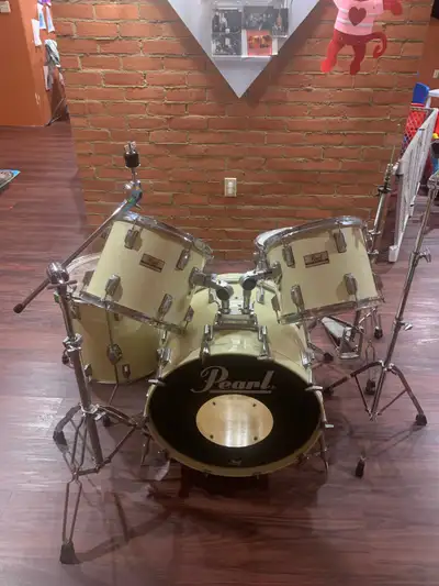 Pearl World Series Drum Kit, View more
