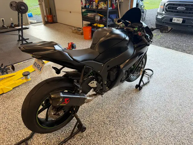 2018 Kawasaki zx10rr in Sport Bikes in Thunder Bay - Image 6