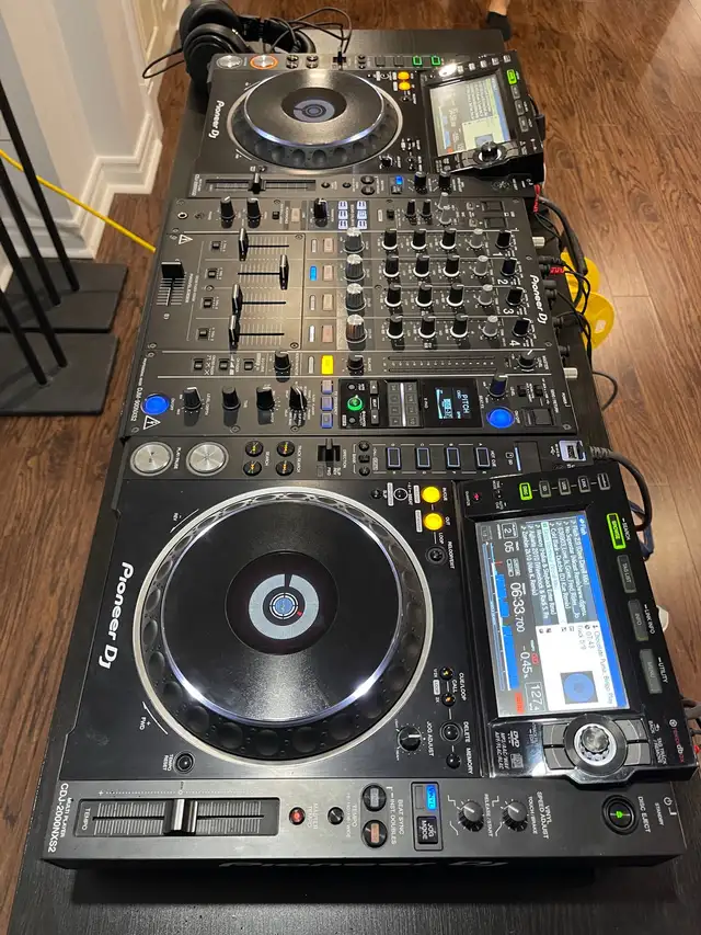 Cdj2000NXS2 & DJM900NXS2 for sale  in Performance & DJ Equipment in Markham / York Region - Image 2