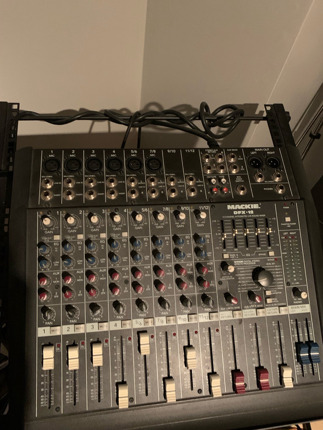 Mixeur Mackie DFX-12 dans Équipement pour DJ et sonorisation  à Saguenay
