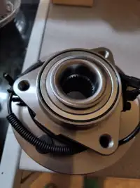 Wheel hub bearing