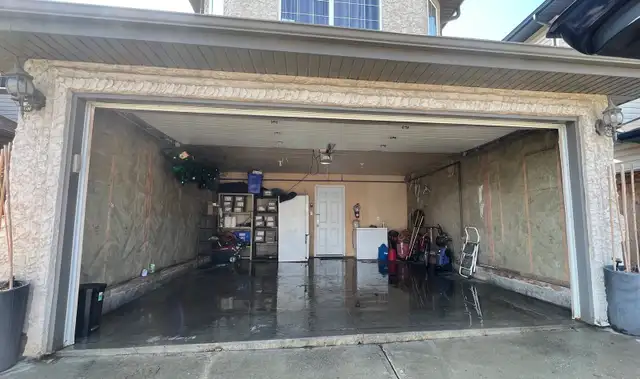 Garages Double Garage For RentPilot Sound/McConchie