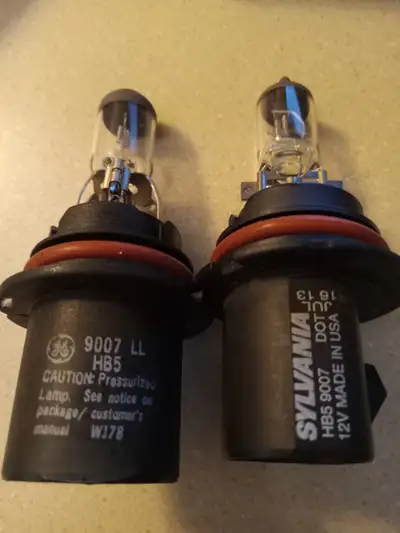2 9007 HB5 bulbs Both for $5 total 1 = GE 1 = Sylvania Both work IF AD IS UP, THEY ARE AVAILABLE