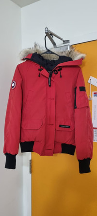 Women Canada Goose + Hat together