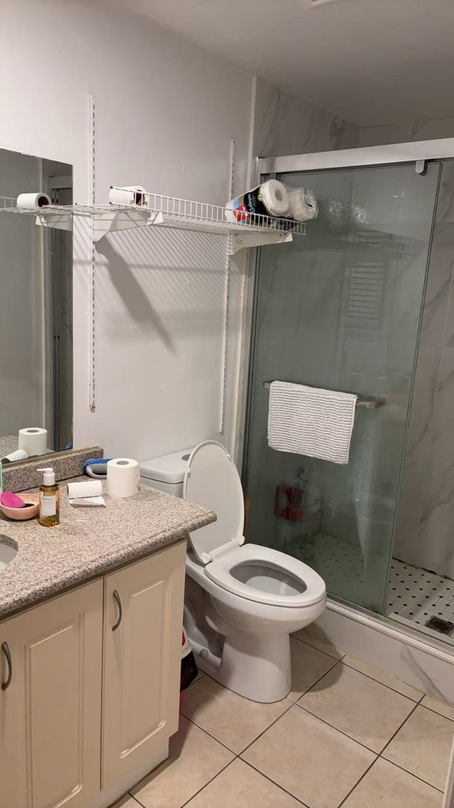 room for rent in Room Rentals & Roommates in City of Toronto - Image 2