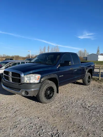 2008 Ram 1500 5.7 hemi with 265000 Amazing truck runs and drive really well with no issues High kms...