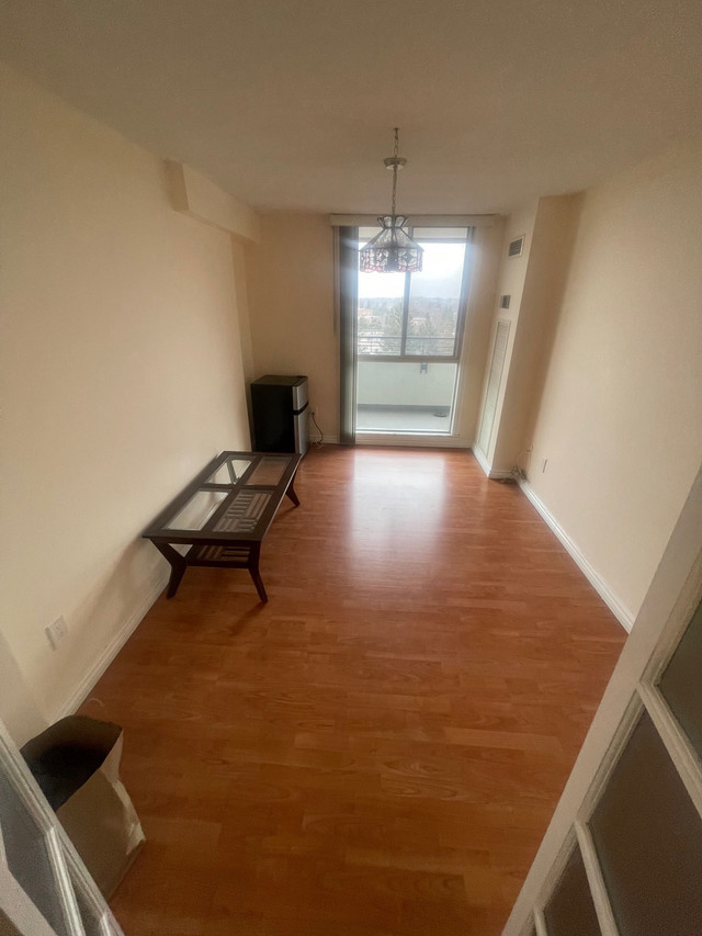 Room for rent for vegetarian girl cozy apartment no. 6  in Room Rentals & Roommates in Mississauga / Peel Region - Image 3