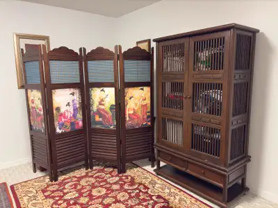 This matching set was purchased by the owner in Chiang Mai and is in very nice condition.