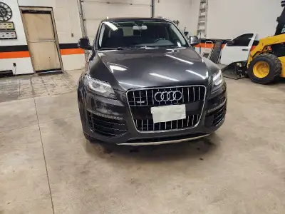 2015 Audi Q7 V6 Turbo fully loaded including heated and air cooled seats. New front rotors and pads,...