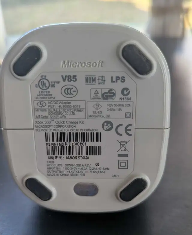 Chargeur manettes Xbox 360 in XBOX 360 in City of Montréal - Image 6