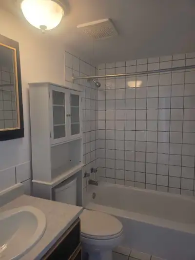 Beau 4 1/2 À Longueuil 1350$, dans un huit plex. Grande cuisine avec salle à manger et avec beaucoup...