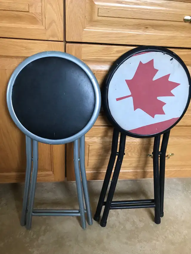 Folding stools in Chairs & Recliners in Kingston - Image 2