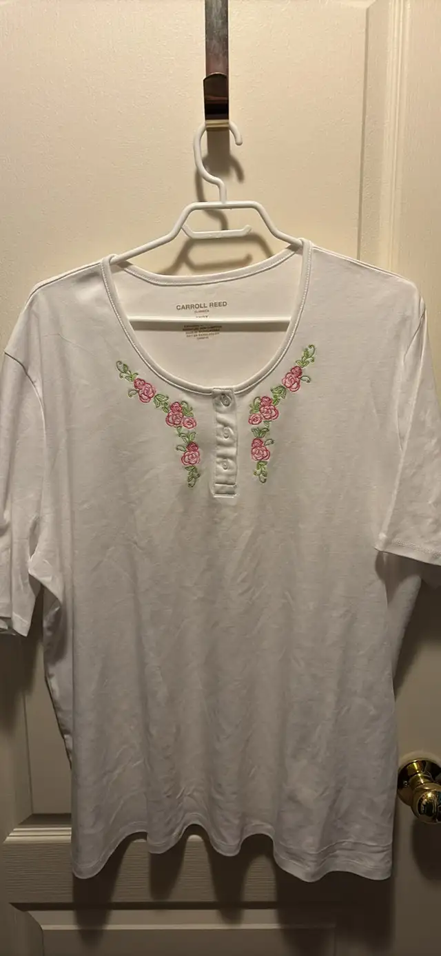 Women’s 3x Short sleeve tops buy more save more in Women's - Tops & Outerwear in Oshawa / Durham Region - Image 2