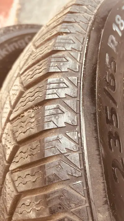235/65/18 continental winter 4 like new. Scarborough Toronto