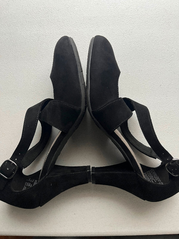 Black shoes (medium high heel) dans Autre  à Ville de Montréal - Image 3
