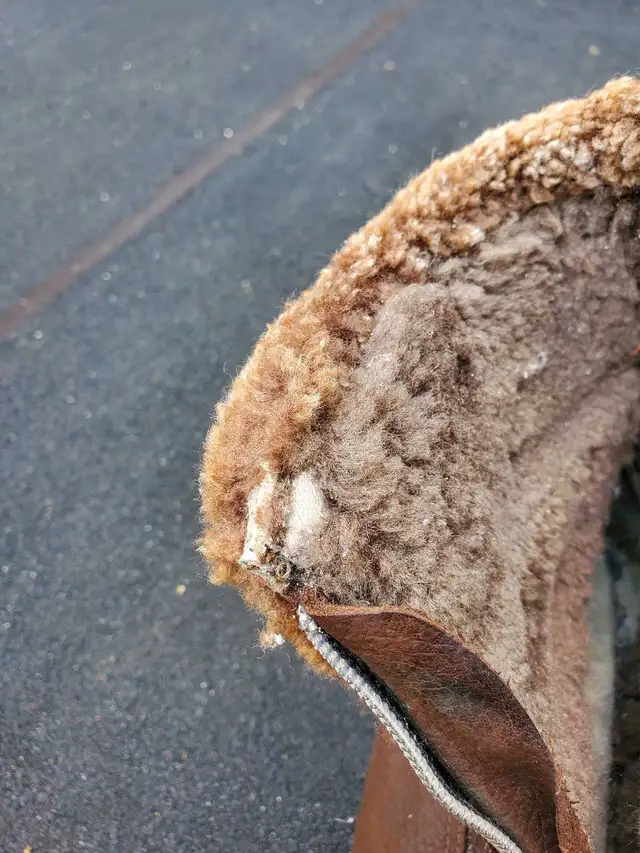 Pajar brown/tan leather sherpa lined ankle boots - size 8 in Women's - Shoes in City of Toronto - Image 10