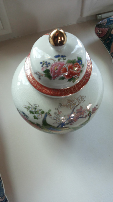 Satsuma Ginger Jar in Arts & Collectibles in Sarnia - Image 2