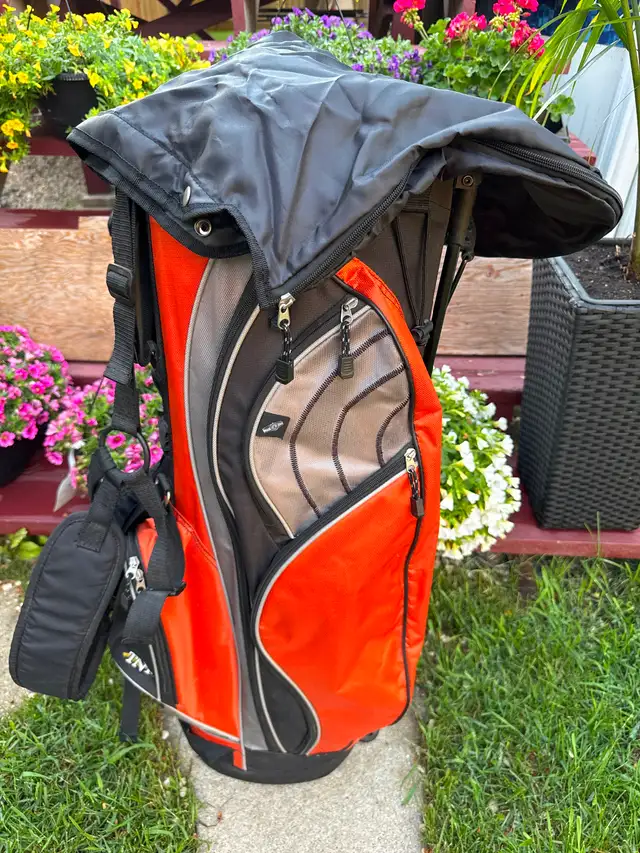 TNT Golf Stand Bag in Golf in Winnipeg - Image 9