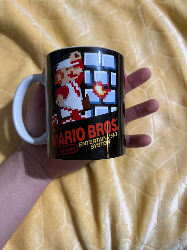 Super Mario bros mug  in Nintendo DS in Winnipeg