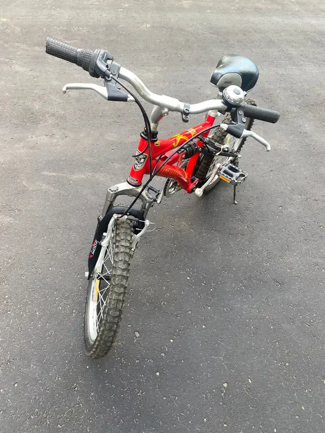 Kids mountain bike - 20 inch wheels, 6 speed excellent condition in Kids in Markham / York Region - Image 4