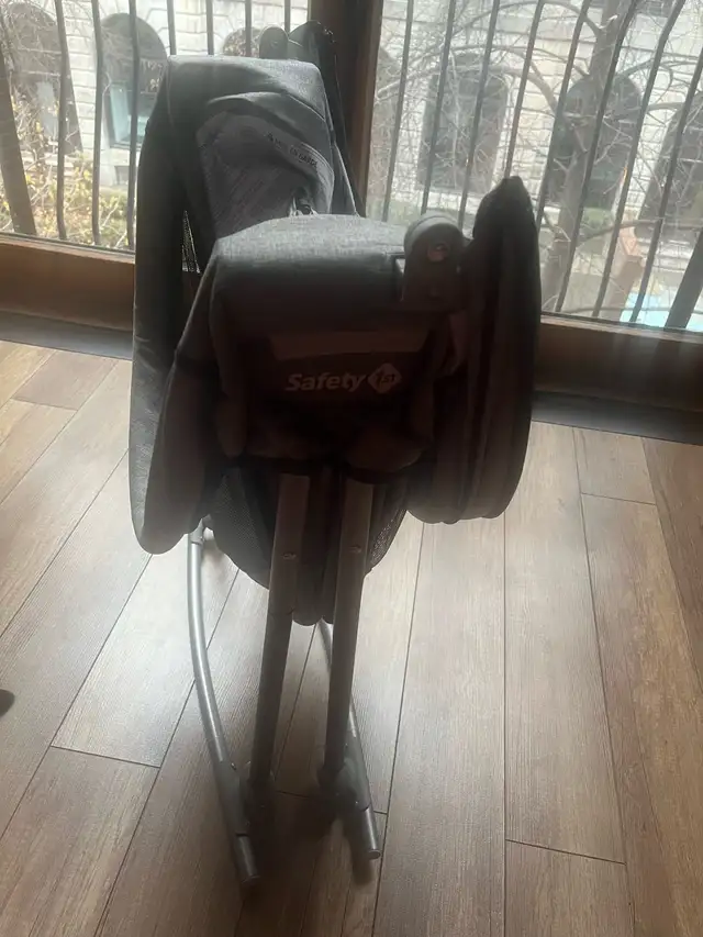 Safety 1st - Nap n Go Rocking Bassinet in Other in City of Montréal - Image 4