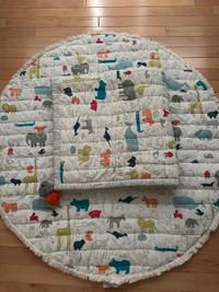 Like New  Pehr Noah’s Ark play mat and reversible quilt  Set