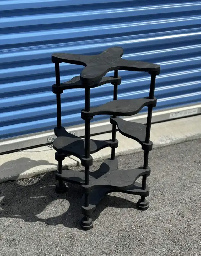 Vintage wood Plant stand in Bookcases & Shelving Units in Oshawa / Durham Region - Image 2