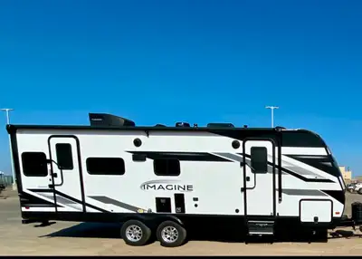Single slide, Rear Living, Mid Bathroom, Front Bedroom, Outdoor Speakers, 42” Flatscreen, 12 volt Re...