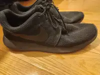Size 12 Nike Running Shoes