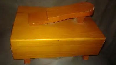 COMPLETE SHOE SHINE BOX WITH BRUSHES/POLISH ETC, View more