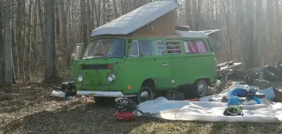 1972 Volkswagen westfalia camper van. (Currently not running) New oil change. Engine turns over easi...