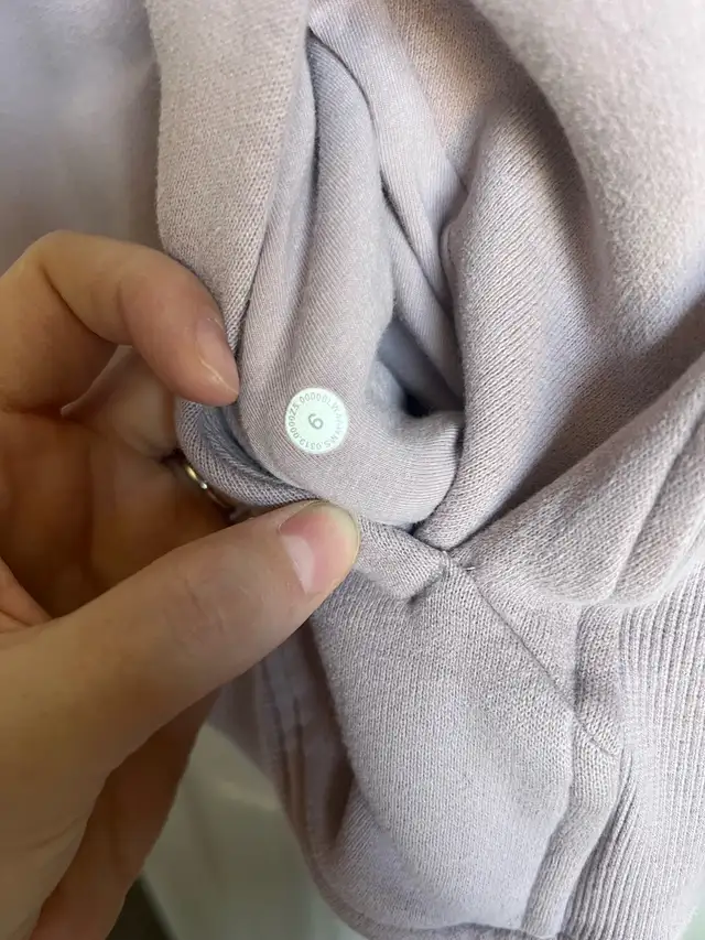 size 6 Lululemon Scuba Hoodie63826840114433123