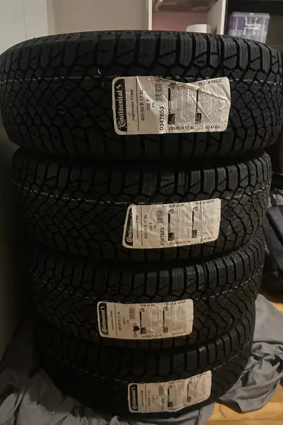 Pneu Hiver A Vendre Continental ICECONTACT XTRM 225/65R17 106T 21 remained 2025. Dot 2125 Nouveau Pn...