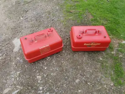 I have one antique vintage SCOTT-ATWATER OUTBOARD MOTOR STOWAWAY GAS CAN for sale. This is in next t...