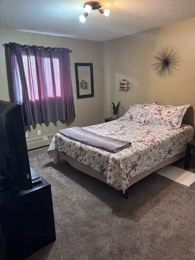 Large Room For Rent South Side Room has walk in closet with fill washroom. Insuite shared laundry Cl...