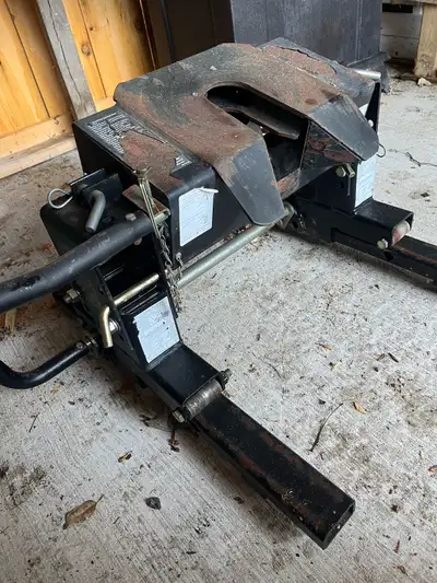Sliding 5th wheel hitch 200
