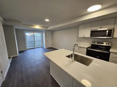 Available Now – Modern 1 Bed + Den Townhouse in Waterloo