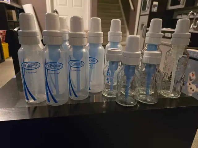 Dr. Brown's Bottles and Sterilizer in Multi-item in Ottawa - Image 2