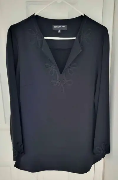 NEW Jones New York Black Long Sleeve Tunic with Embroidery Sz 8, View more