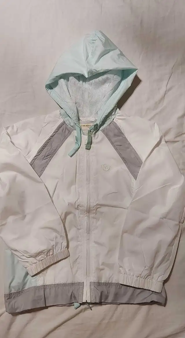 *New* Chickeeduck Girl's 2 in 1 Windbreaker Size 125 to 135cm