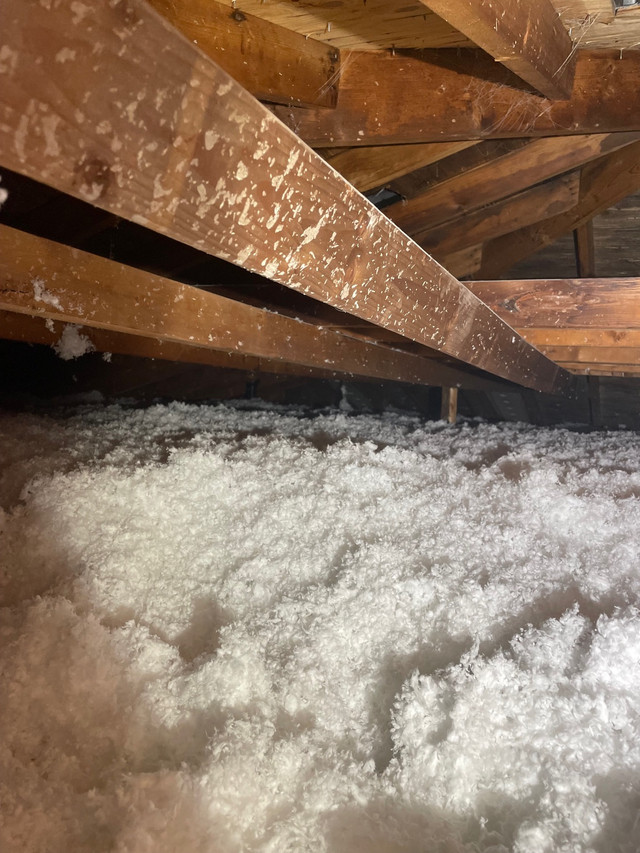 Attic insulation  in Heating, Cooling & Air in Kitchener / Waterloo - Image 2