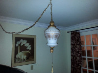 2 ANTIQUE HANGING LIGHT, IN A VERY GOOD SHAPE, NO CRACK OR SCRAT