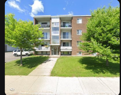 Chambre à louer – Charlesbourg Pour étudiants/étudiantes Chambre privée à louer dans un appartement...