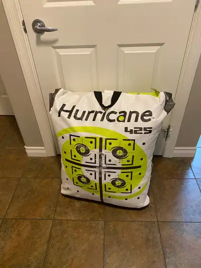 Hurricane 425 archery target. Stops arrows and crossbow bolts up to 425fps, easy arrow removal. Ligh...