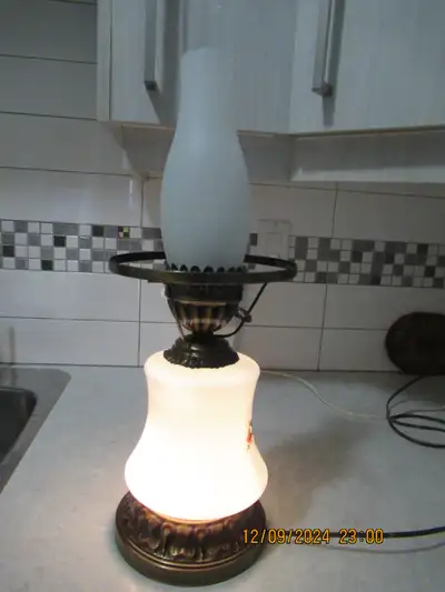 Lampe de bureau electrique et decorative, View more