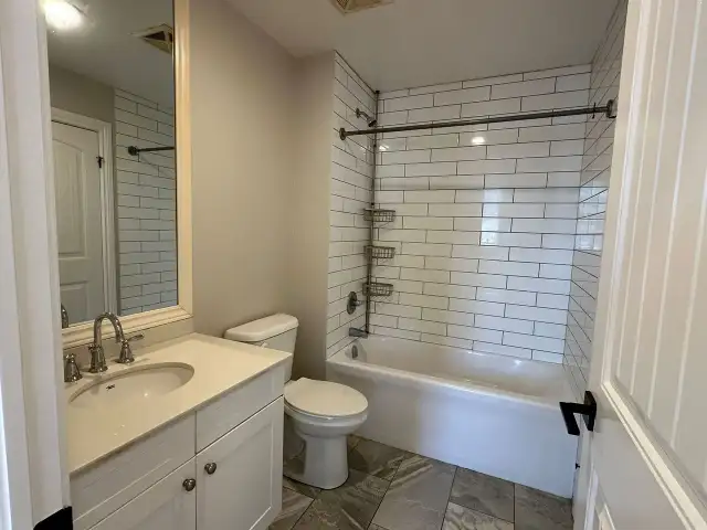 Modern 1 Bedroom Condo + Parking | Union St Waterloo in Long Term Rentals in Kitchener / Waterloo - Image 7