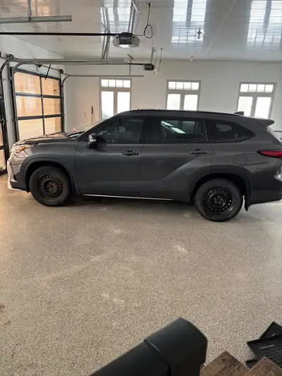 Get ready to elevate your driving experience with this stunning 2023 Toyota Highlander XSE AWD, boas...