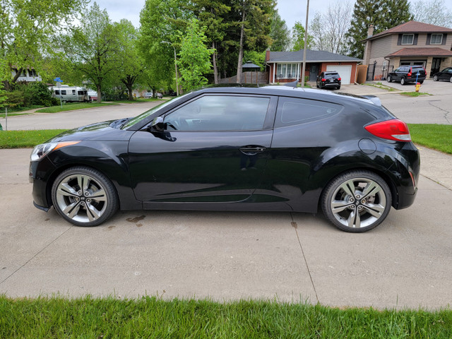 2013 Hyundai Veloster - Very good condition, Very low km's. in Cars & Trucks in Kitchener / Waterloo - Image 4