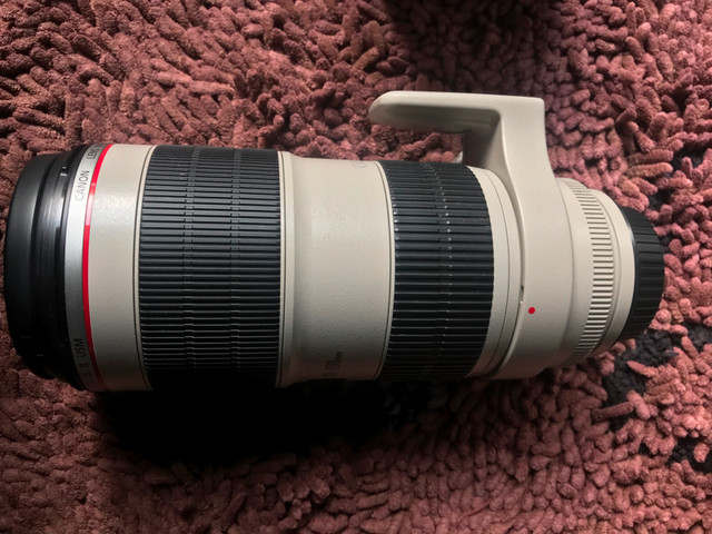 Canon EF 70-200mm f/2.8L IS Version Il USM Telephoto Zoom Lens in Cameras & Camcorders in Sudbury - Image 4